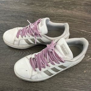 Adidas Sneakers